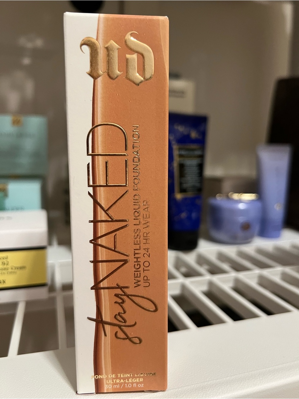 Urban Decay Stay Naked Weightless Liquid Foundation - Peach Beige